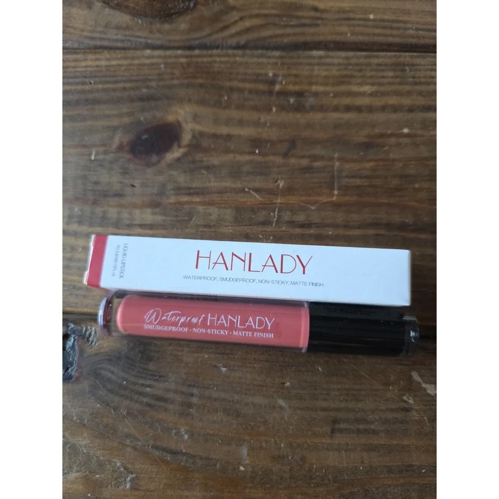HANLADY LOVE LIVE Matte Lipstick Smudgeproof Waterproof 0.15 fl oz